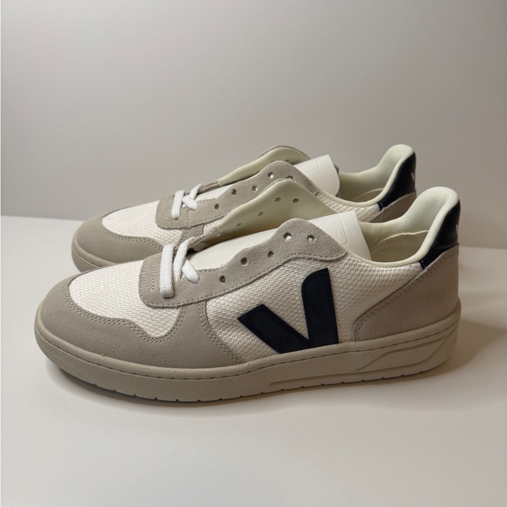 Veja Men's V-10 B-Mesh Sneakers Size 10 US - Picture 3 of 10
